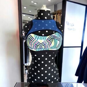 VSX Victoria's Secret Sport Womens Bra Sz 32C Black Blue In the Flash Edition‎